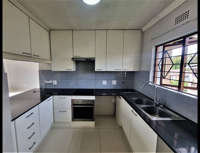3 BEDROOM TOWNHOUSE TO LET IN PAULSHOF